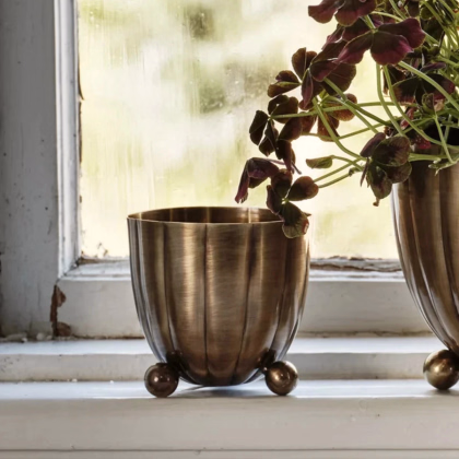 Dekoratívny kvetináč Vilmer - antik mosadz - Strömshaga AB - 8,5 x 8,5 cm - predaj obalov - 1 ks